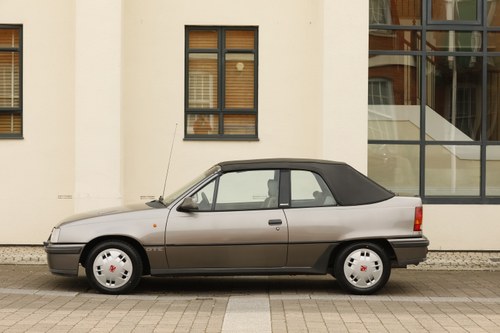 1989 Vauxhall Astra GTE convertible zum Verkauf (Bild 43 von 214)
