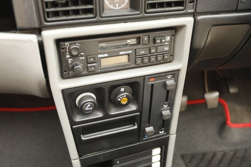 1989 Vauxhall Astra GTE convertible zum Verkauf (Bild 88 von 214)