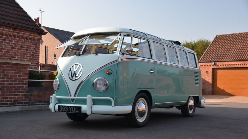 RESERVE LOWERED - 1962 Volkswagen 23-Window Samba Deluxe For Sale (picture 1 of 105)