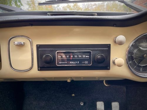 1961 Volkswagen Karmann Ghia zum Verkauf (Bild 60 von 162)