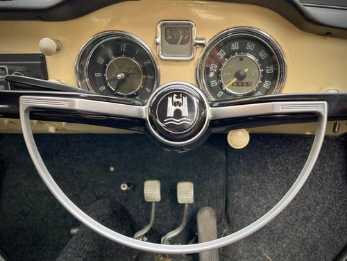 1961 Volkswagen Karmann Ghia zum Verkauf (Bild 54 von 162)