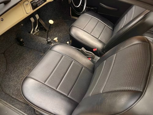 1961 Volkswagen Karmann Ghia zum Verkauf (Bild 49 von 162)