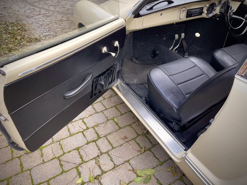 1961 Volkswagen Karmann Ghia zum Verkauf (Bild 43 von 162)