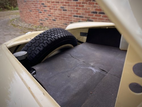 1961 Volkswagen Karmann Ghia zum Verkauf (Bild 118 von 162)