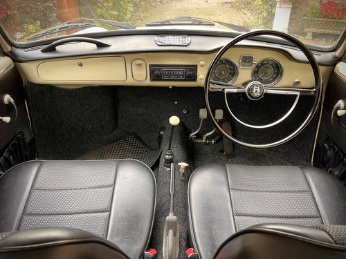 1961 Volkswagen Karmann Ghia zum Verkauf (Bild 52 von 162)