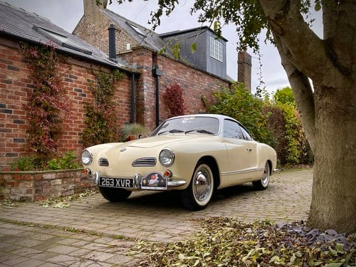 1961 Volkswagen Karmann Ghia zum Verkauf (Bild 1 von 162)