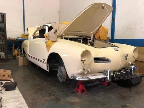 1961 Volkswagen Karmann Ghia zum Verkauf (Bild 160 von 162)