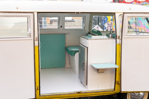 1964 Volkswagen Type 2 Splitscreen Camper In vendita (immagine 95 di 262)