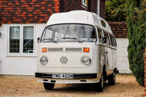 1974 Volkswagen T2 Bay Window Camper For Sale (picture 3 of 123)