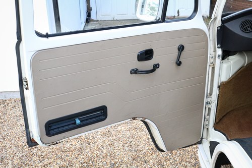 1974 Volkswagen T2 Bay Window Camper For Sale (picture 59 of 123)