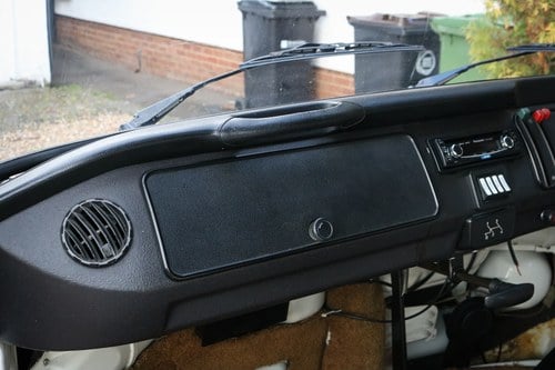 1974 Volkswagen T2 Bay Window Camper For Sale (picture 24 of 123)