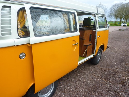 1977 Volkswagen T2 Bay Window Westfalia Helsinki Camper Conversion LHD In vendita (immagine 34 di 127)