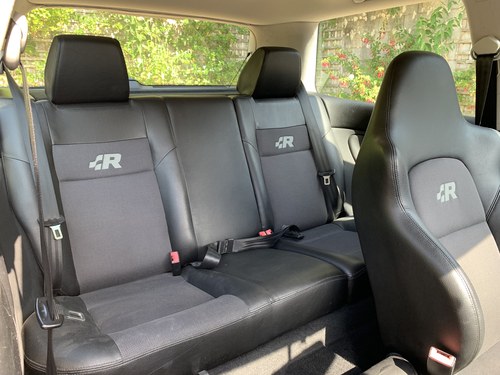 2003 Volkswagen Golf R32 Te koop (foto 56 van 102)