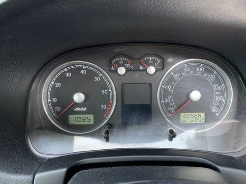 2003 Volkswagen Golf R32 Te koop (foto 52 van 102)