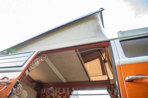 1976 Volkswagen T2 Bay Window Campervan In vendita (immagine 137 di 152)