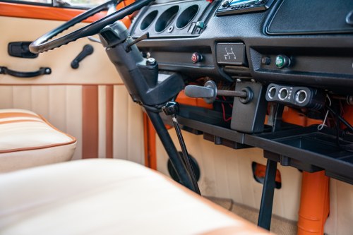 1976 Volkswagen T2 Bay Window Campervan In vendita (immagine 51 di 152)