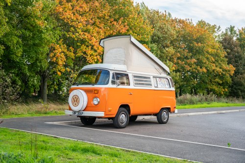 1976 Volkswagen T2 Bay Window Campervan In vendita (immagine 2 di 152)