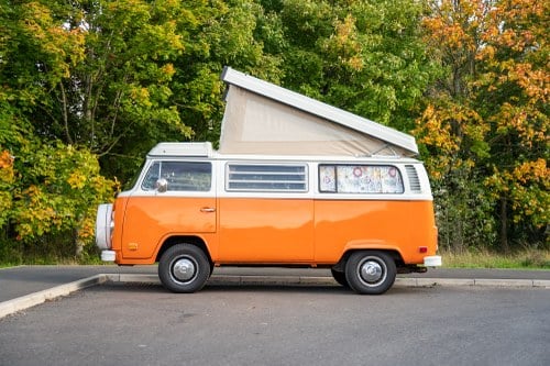 1976 Volkswagen T2 Bay Window Campervan In vendita (immagine 9 di 152)
