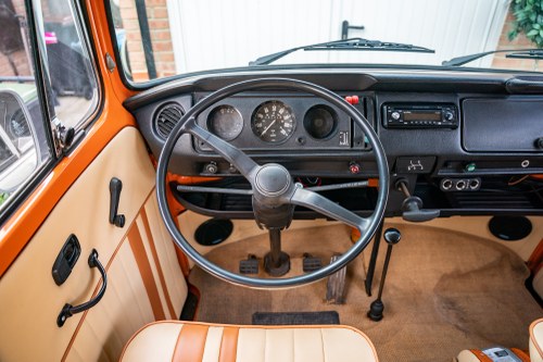 1976 Volkswagen T2 Bay Window Campervan In vendita (immagine 47 di 152)