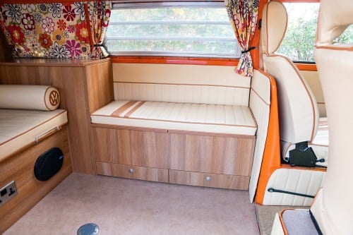 1976 Volkswagen T2 Bay Window Campervan In vendita (immagine 19 di 152)