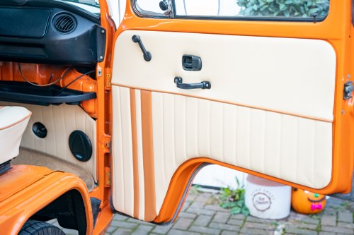 1976 Volkswagen T2 Bay Window Campervan In vendita (immagine 63 di 152)