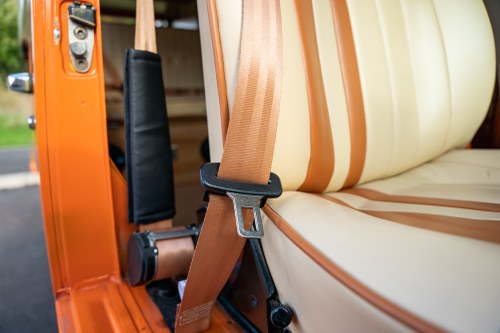 1976 Volkswagen T2 Bay Window Campervan In vendita (immagine 39 di 152)