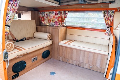 1976 Volkswagen T2 Bay Window Campervan In vendita (immagine 17 di 152)
