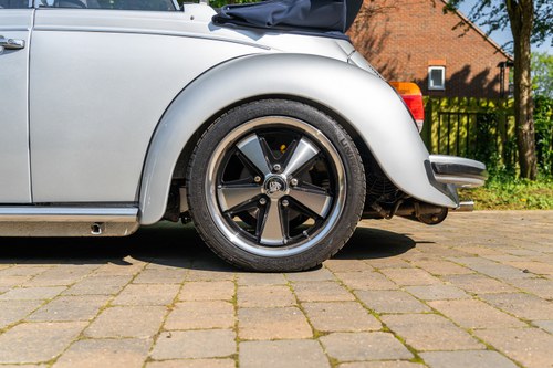 1977 Volkswagen Beetle 1303LS Karmann Cabriolet For Sale (picture 19 of 145)