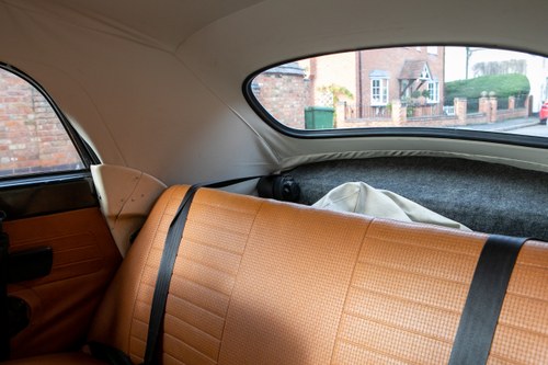 1975 Volkswagen Beetle Karmann Convertible Te koop (foto 40 van 131)