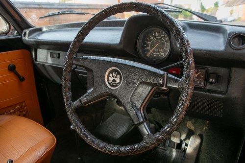 1975 Volkswagen Beetle Karmann Convertible Te koop (foto 48 van 131)