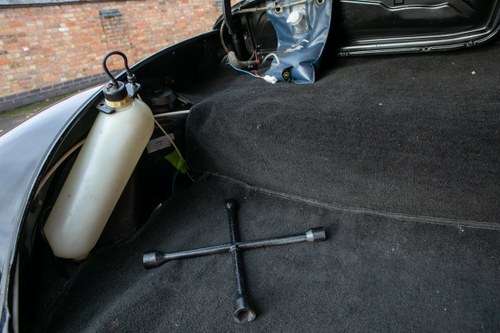 1975 Volkswagen Beetle Karmann Convertible Te koop (foto 74 van 131)