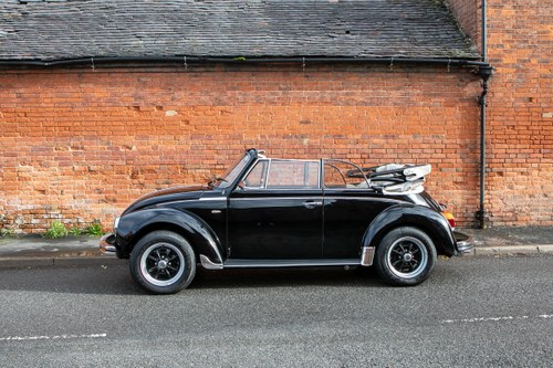 1975 Volkswagen Beetle Karmann Convertible Te koop (foto 2 van 131)