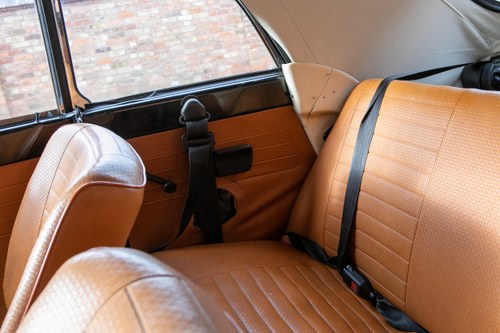 1975 Volkswagen Beetle Karmann Convertible Te koop (foto 41 van 131)