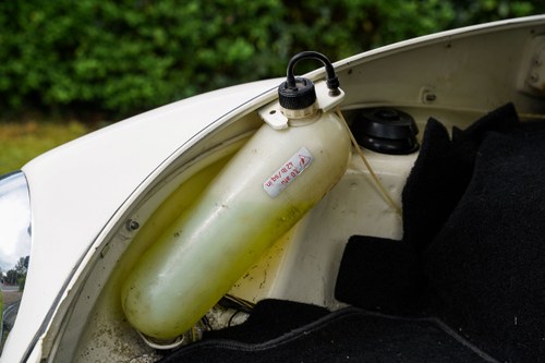 1975 Volkswagen Beetle Karmann Cabriolet 1600 (LHD) In vendita (immagine 115 di 249)