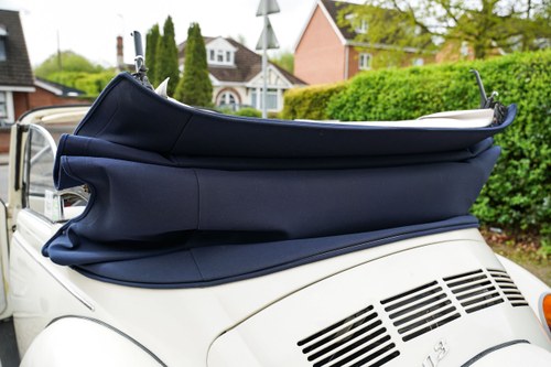 1975 Volkswagen Beetle Karmann Cabriolet 1600 (LHD) In vendita (immagine 135 di 249)