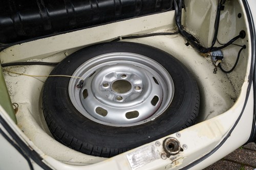 1975 Volkswagen Beetle Karmann Cabriolet 1600 (LHD) In vendita (immagine 123 di 249)