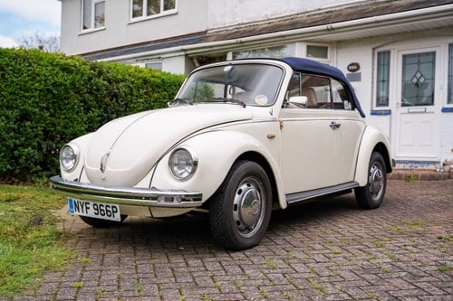 1975 Volkswagen Beetle Karmann Cabriolet 1600 (LHD) In vendita (immagine 6 di 249)