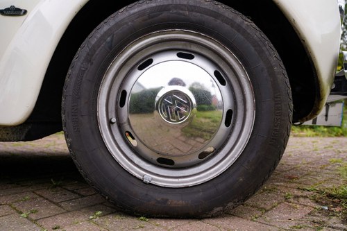 1975 Volkswagen Beetle Karmann Cabriolet 1600 (LHD) In vendita (immagine 24 di 249)