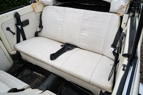 1975 Volkswagen Beetle Karmann Cabriolet 1600 (LHD) In vendita (immagine 76 di 249)