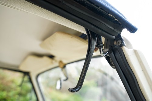 1975 Volkswagen Beetle Karmann Cabriolet 1600 (LHD) In vendita (immagine 145 di 249)