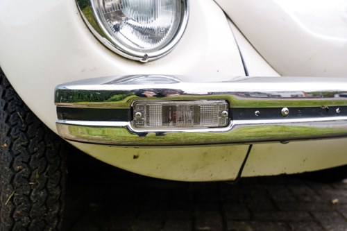 1975 Volkswagen Beetle Karmann Cabriolet 1600 (LHD) In vendita (immagine 188 di 249)