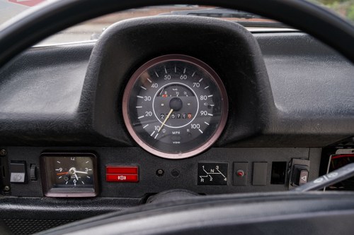 1975 Volkswagen Beetle Karmann Cabriolet 1600 (LHD) In vendita (immagine 40 di 249)