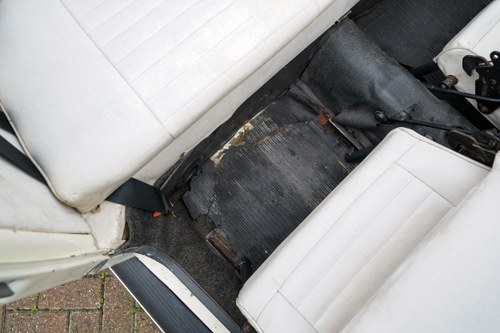 1975 Volkswagen Beetle Karmann Cabriolet 1600 (LHD) In vendita (immagine 84 di 249)