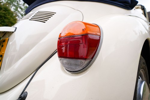 1975 Volkswagen Beetle Karmann Cabriolet 1600 (LHD) In vendita (immagine 160 di 249)