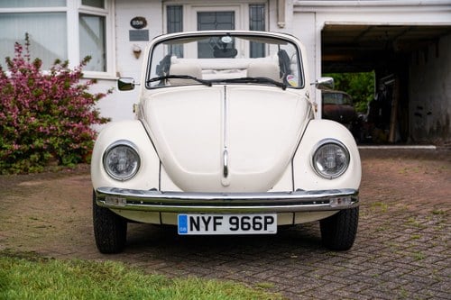1975 Volkswagen Beetle Karmann Cabriolet 1600 (LHD) In vendita (immagine 5 di 249)