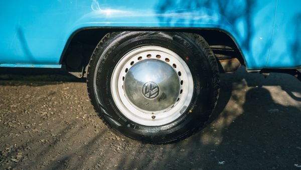 1977 Volkswagen T2 Camper Bay Window LHD ‘Smurf’ For Sale (picture :index of 16)