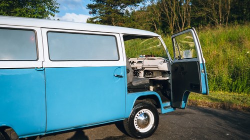 1977 Volkswagen T2 Camper Bay Window LHD ‘Smurf’ à vendre (picture 110 of 145)