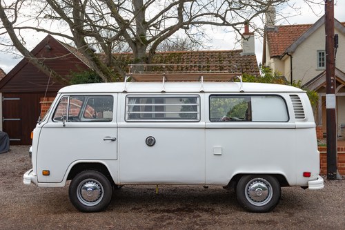1976 Volkswagen T2 Bay Window Campervan En venta (imagen 6 de 143)