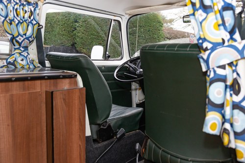 1976 Volkswagen T2 Bay Window Campervan En venta (imagen 70 de 143)