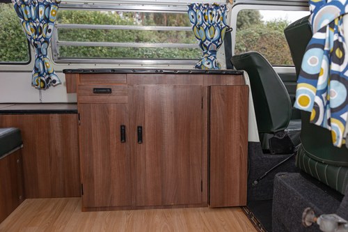 1976 Volkswagen T2 Bay Window Campervan En venta (imagen 68 de 143)